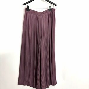 NWT Uniqlo Purple Chiffon Pleated Skirt-Pants Size Medium